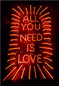 All You Need İs Love Neon Tabela